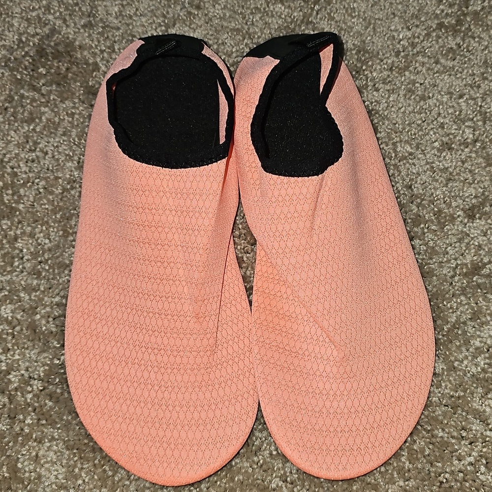 38. Seekway Water shoes